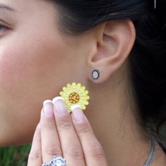 Navika Magnetic Ball Marker Earrings - Picture 7 of 7